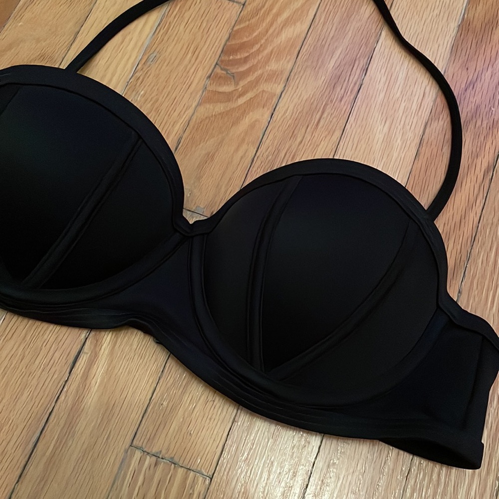 Bikini - Picture 2 of 3
